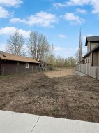 3907 50 Avenue Sylvan Lake, AB T4S 1B7