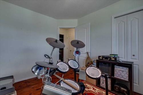 4 Harrison Road, Sylvan Lake, AB - Indoor Photo Showing Other Room