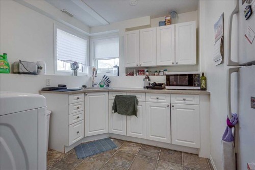 4 Harrison Road, Sylvan Lake, AB - Indoor Photo Showing Other Room