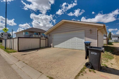 4 Harrison Road, Sylvan Lake, AB - Outdoor