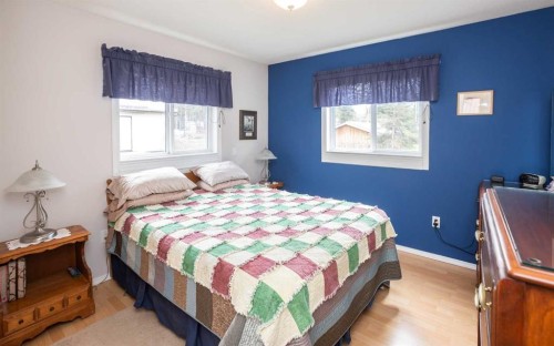 2731 6 Street, Calling Lake, AB - Indoor Photo Showing Bedroom
