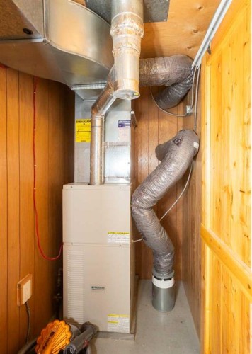 2731 6 Street, Calling Lake, AB - Indoor Photo Showing Basement