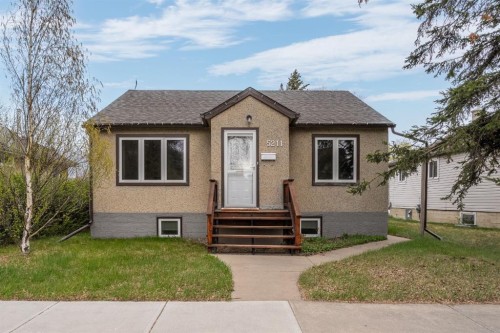 5211 48 Street  Camrose, AB T4V 1M2