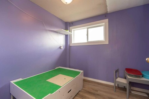 5024 49 Street, Clive, AB - Indoor