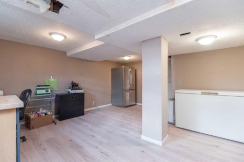 5024 49 Street, Clive, AB - Indoor