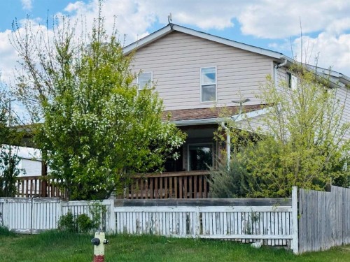 5024 49 Street, Clive, AB - Outdoor