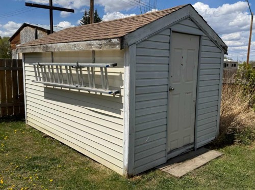 5024 49 Street, Clive, AB - Outdoor With Exterior