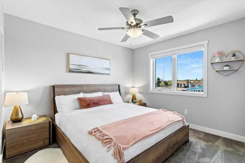 113-5210 Lakeshore Drive, Sylvan Lake, AB - Indoor Photo Showing Bedroom
