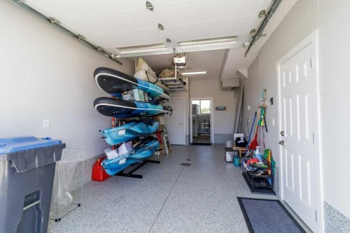 113-5210 Lakeshore Drive, Sylvan Lake, AB - Indoor Photo Showing Garage
