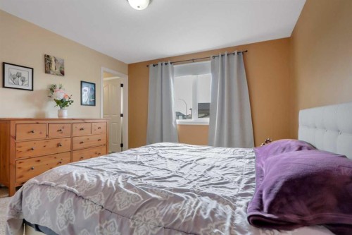23 Lambertson Place, Sylvan Lake, AB - Indoor Photo Showing Bedroom