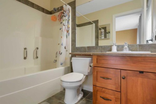 23 Lambertson Place, Sylvan Lake, AB - Indoor Photo Showing Bathroom