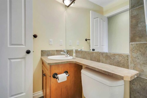 23 Lambertson Place, Sylvan Lake, AB - Indoor Photo Showing Bathroom