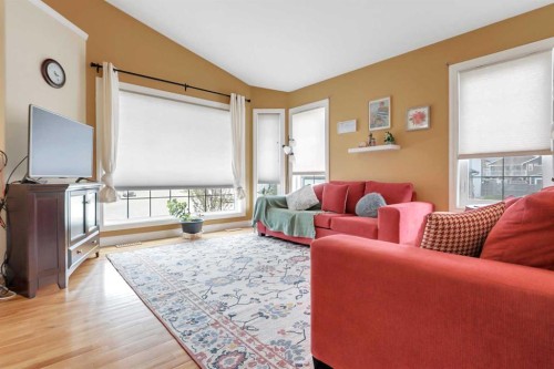 23 Lambertson Place, Sylvan Lake, AB - Indoor Photo Showing Living Room