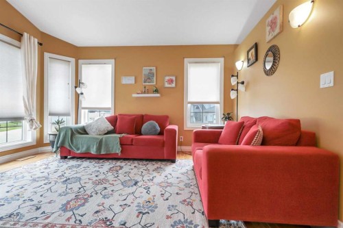 23 Lambertson Place, Sylvan Lake, AB - Indoor Photo Showing Living Room