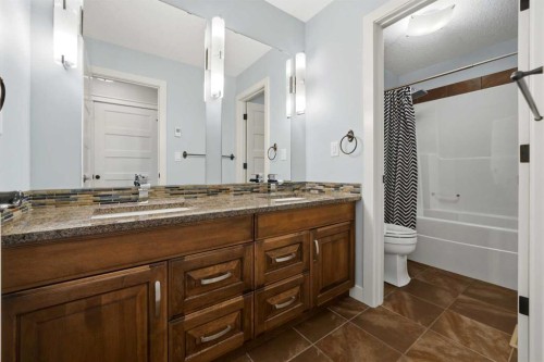 28 Sawyer Close, Red Deer, AB - Indoor Photo Showing Bathroom