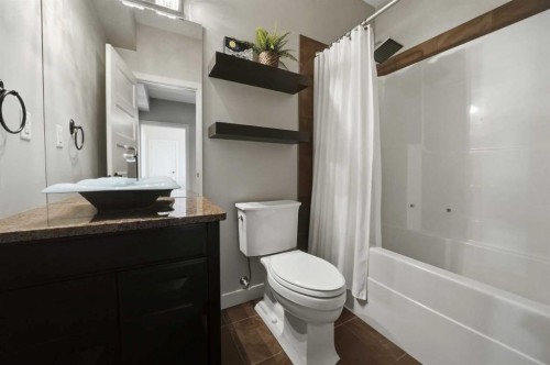 28 Sawyer Close, Red Deer, AB - Indoor Photo Showing Bathroom