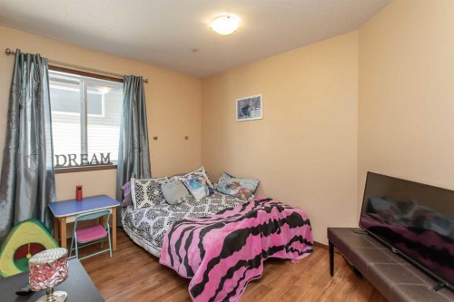 143 Inkster Close, Red Deer, AB - Indoor Photo Showing Bedroom