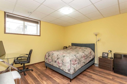 143 Inkster Close, Red Deer, AB - Indoor Photo Showing Bedroom