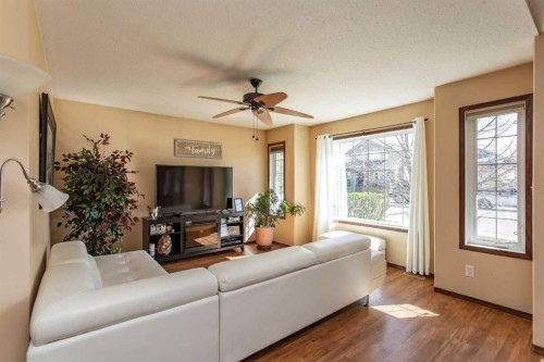 143 Inkster Close, Red Deer, AB - Indoor Photo Showing Living Room
