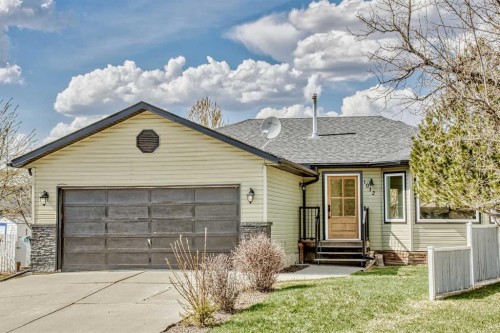 1012 2 Street NE Sundre, AB T0M 1X0