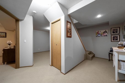 3932 56A Street Close, Camrose, AB 