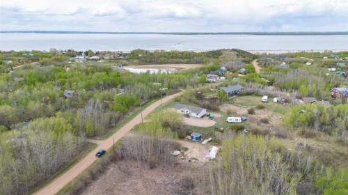 5 Mackenzie Way, White Sands, AB 