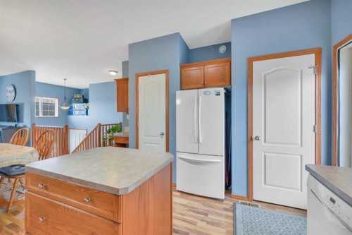 191 Inglewood Drive, Red Deer, AB - Indoor Photo Showing Kitchen
