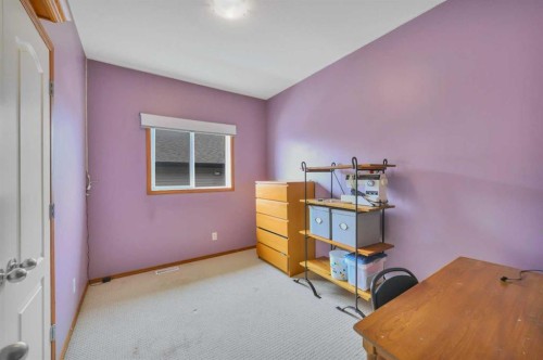 191 Inglewood Drive, Red Deer, AB - Indoor Photo Showing Bedroom