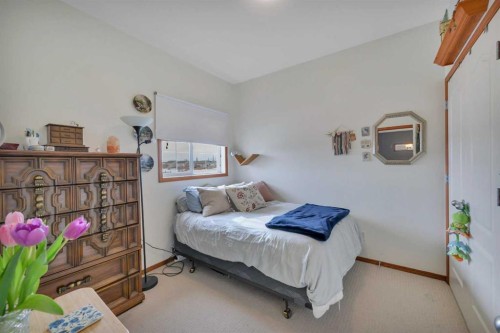 191 Inglewood Drive, Red Deer, AB - Indoor Photo Showing Bedroom