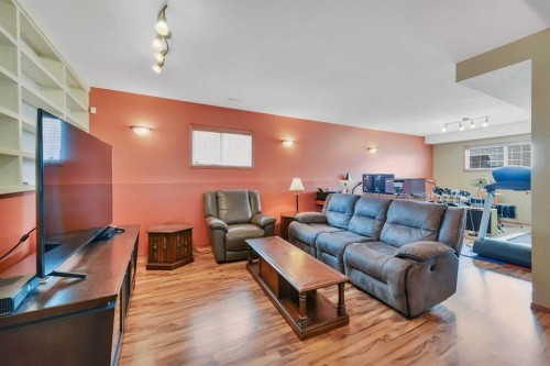 191 Inglewood Drive, Red Deer, AB - Indoor Photo Showing Living Room