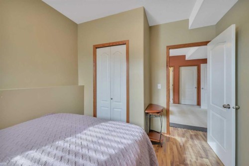 191 Inglewood Drive, Red Deer, AB - Indoor Photo Showing Bedroom