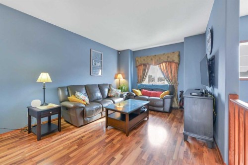 191 Inglewood Drive, Red Deer, AB - Indoor Photo Showing Living Room