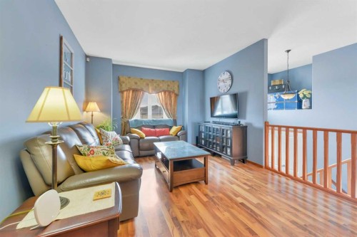 191 Inglewood Drive, Red Deer, AB - Indoor Photo Showing Living Room