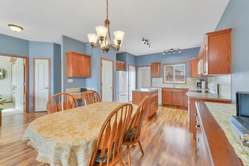 191 Inglewood Drive, Red Deer, AB - Indoor Photo Showing Dining Room