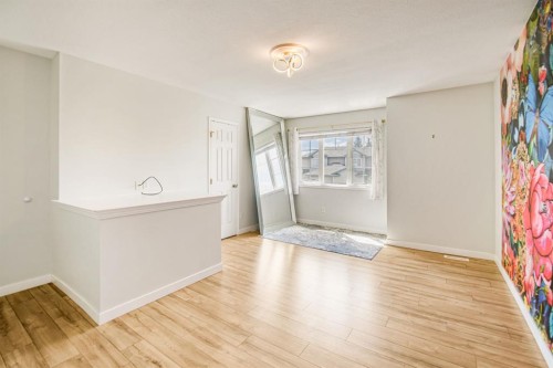 17-6300 Orr Drive, Red Deer, AB - Indoor Photo Showing Other Room