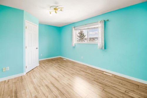 17-6300 Orr Drive, Red Deer, AB - Indoor Photo Showing Other Room
