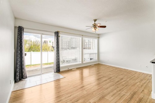 17-6300 Orr Drive, Red Deer, AB - Indoor Photo Showing Other Room