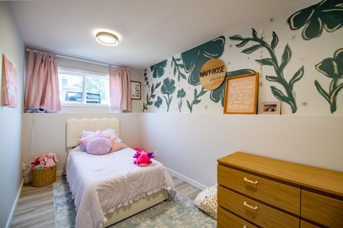 105 Erickson Drive, Red Deer, AB - Indoor Photo Showing Bedroom