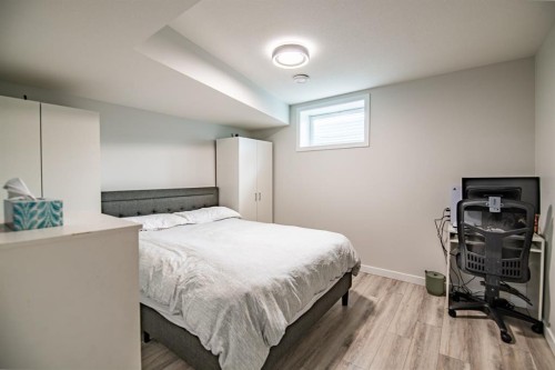 105 Erickson Drive, Red Deer, AB - Indoor Photo Showing Bedroom
