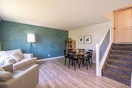 105 Erickson Drive, Red Deer, AB - Indoor Photo Showing Living Room