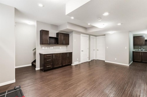 205 Van Slyke Way, Red Deer, AB - Indoor Photo Showing Kitchen