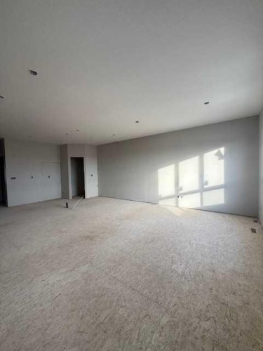 9 Gray Close, Sylvan Lake, AB - Indoor Photo Showing Other Room