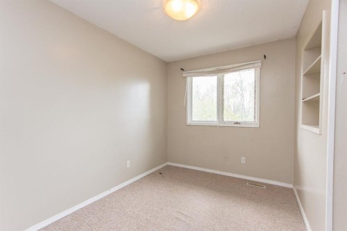 35 Oyen Crescent, Red Deer, AB - Indoor Photo Showing Other Room