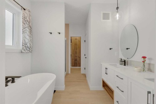 12 Emmett Crescent, Red Deer, AB - Indoor Photo Showing Bathroom