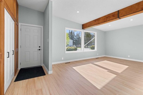 3210 43 Avenue, Red Deer, AB - Indoor Photo Showing Other Room