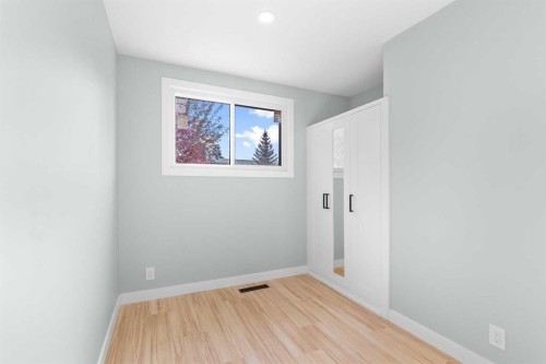 3210 43 Avenue, Red Deer, AB - Indoor Photo Showing Other Room