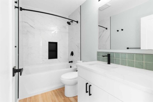 3210 43 Avenue, Red Deer, AB - Indoor Photo Showing Bathroom