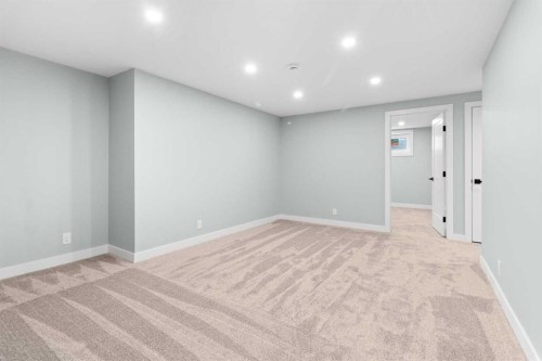 3210 43 Avenue, Red Deer, AB - Indoor Photo Showing Other Room