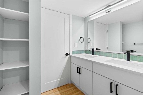 3210 43 Avenue, Red Deer, AB - Indoor Photo Showing Bathroom