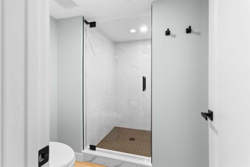 3210 43 Avenue, Red Deer, AB - Indoor Photo Showing Bathroom